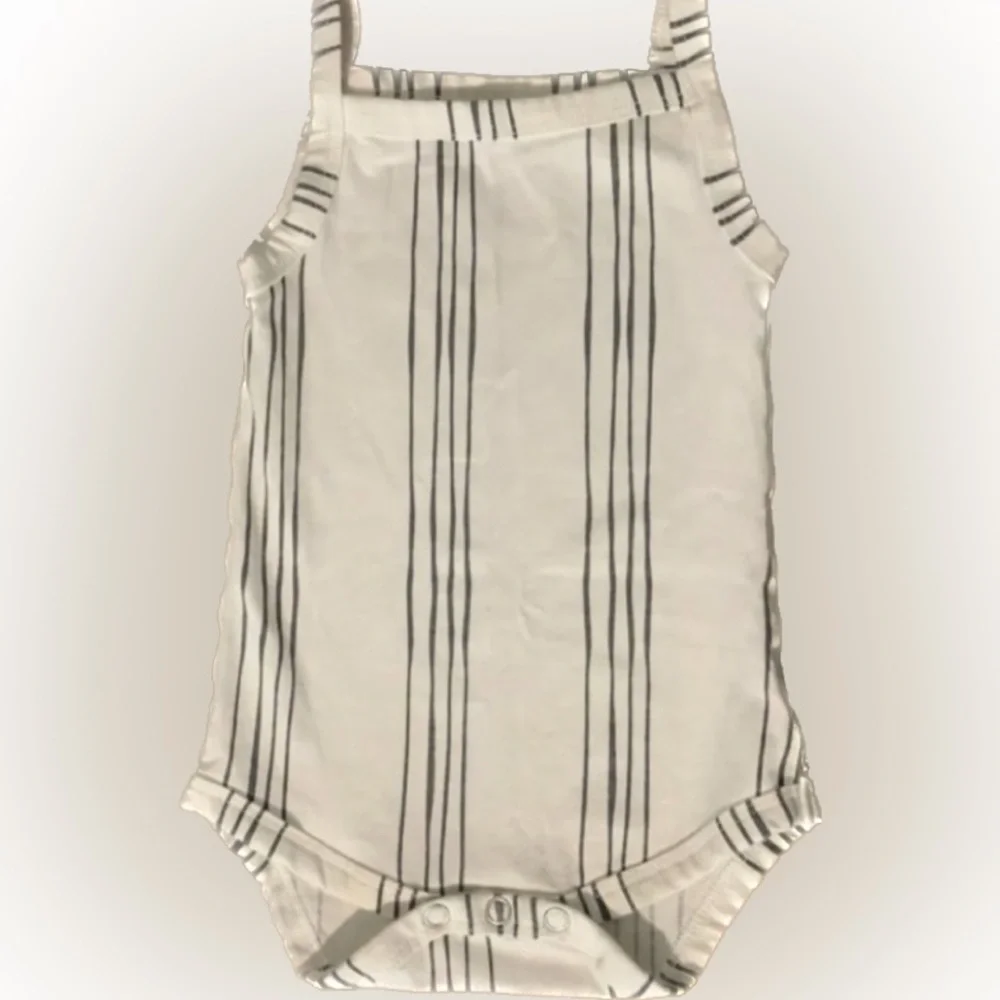 Little James romper Infant Baby boys 6-9 M cream White Gray Stripes Cavallari